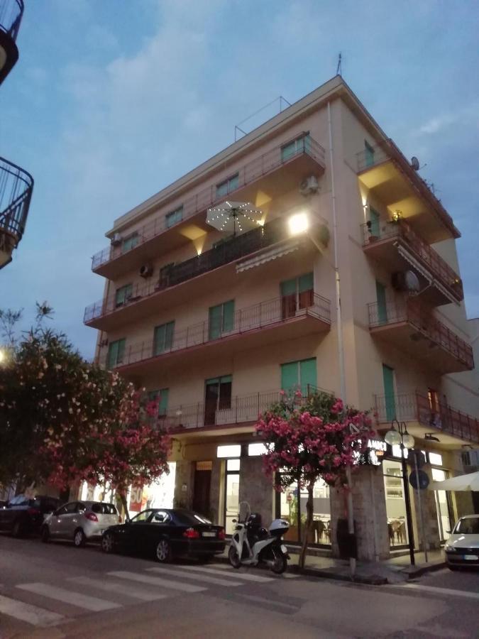 B&B Del Centro Capo dʼOrlando Zewnętrze zdjęcie